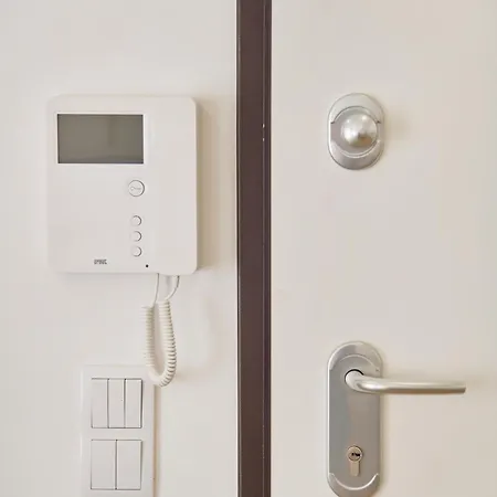 Beachside New With Ac, By Timecooler דירה שטובל